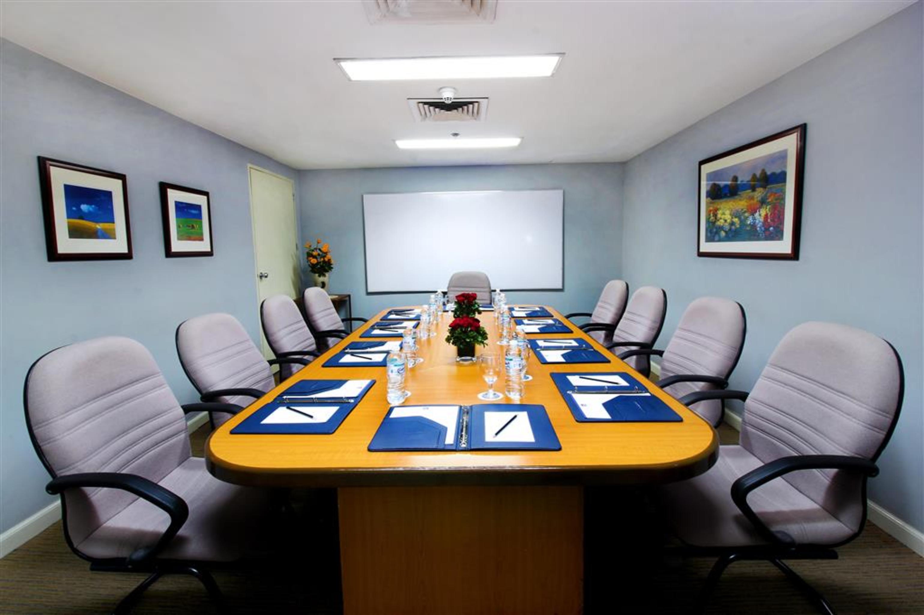Oxford Suites Makati Makati City Dış mekan fotoğraf