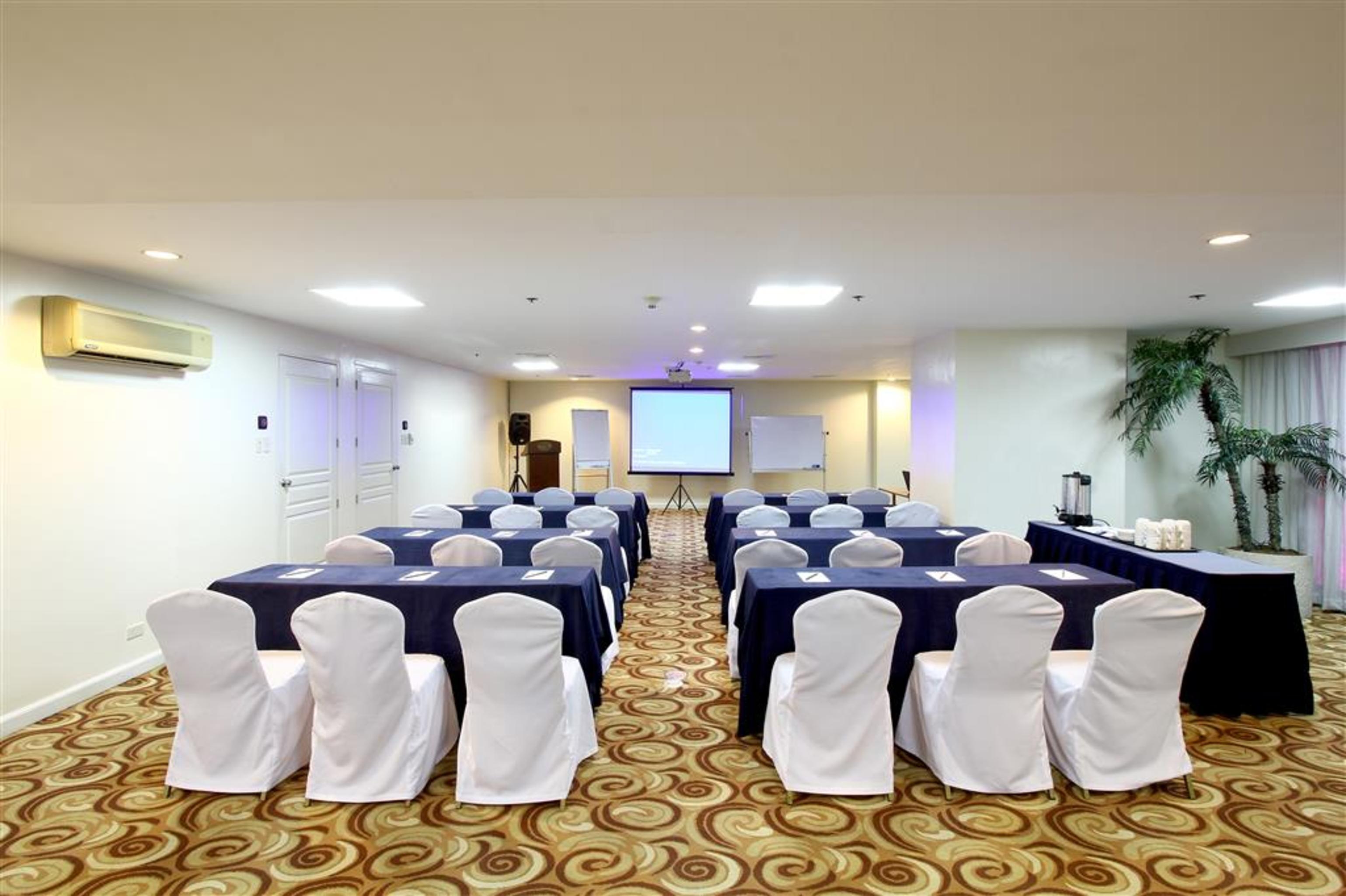 Oxford Suites Makati Makati City Dış mekan fotoğraf
