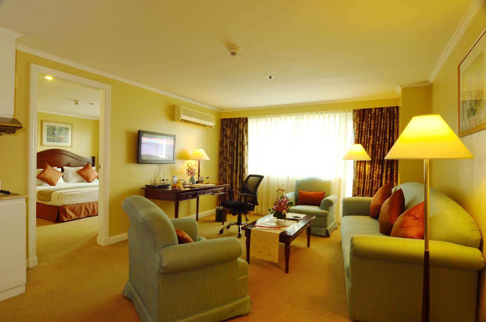 Oxford Suites Makati Makati City Dış mekan fotoğraf