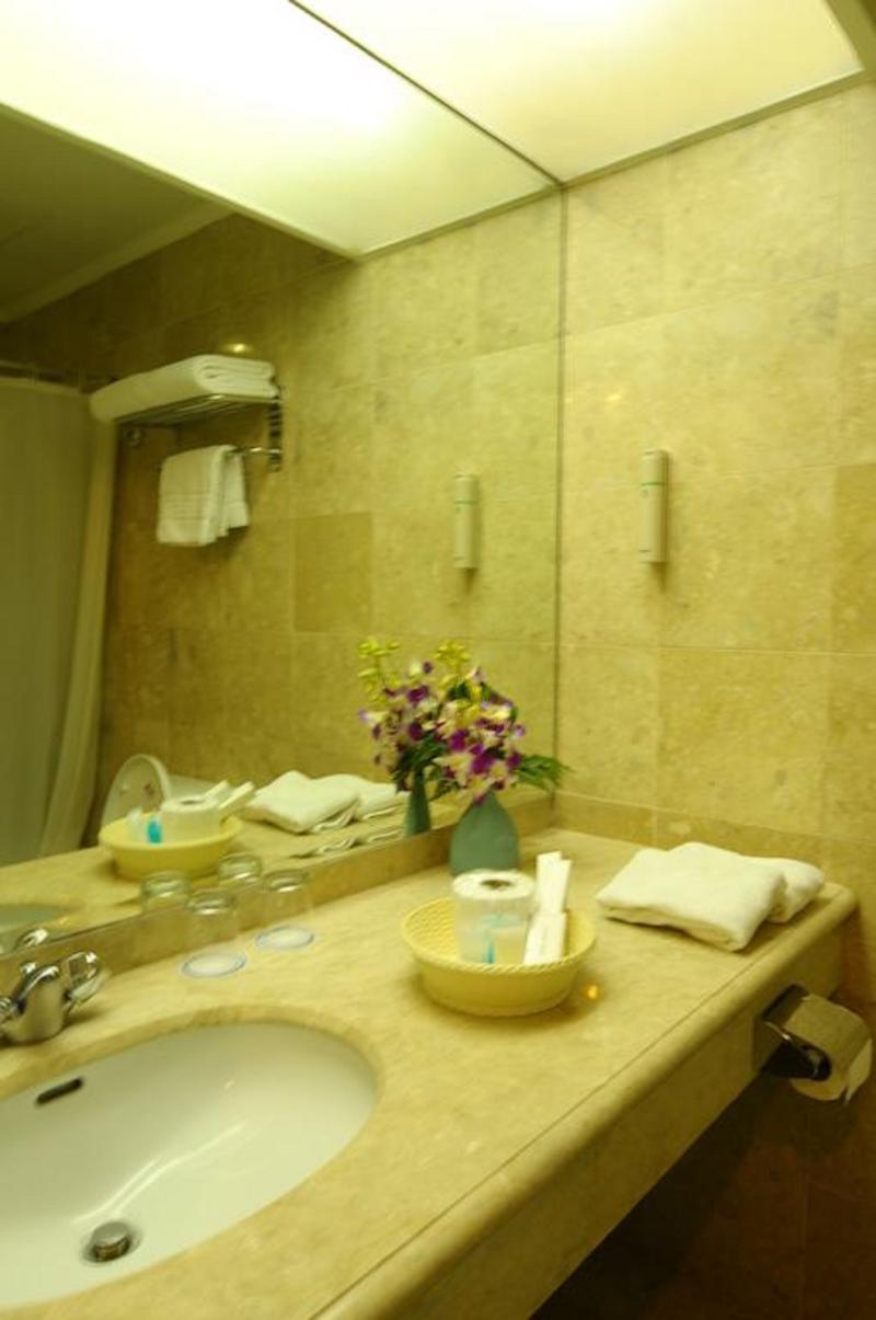 Oxford Suites Makati Makati City Dış mekan fotoğraf