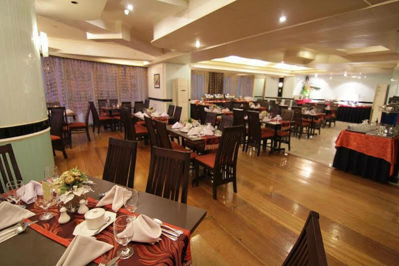 Oxford Suites Makati Makati City Dış mekan fotoğraf