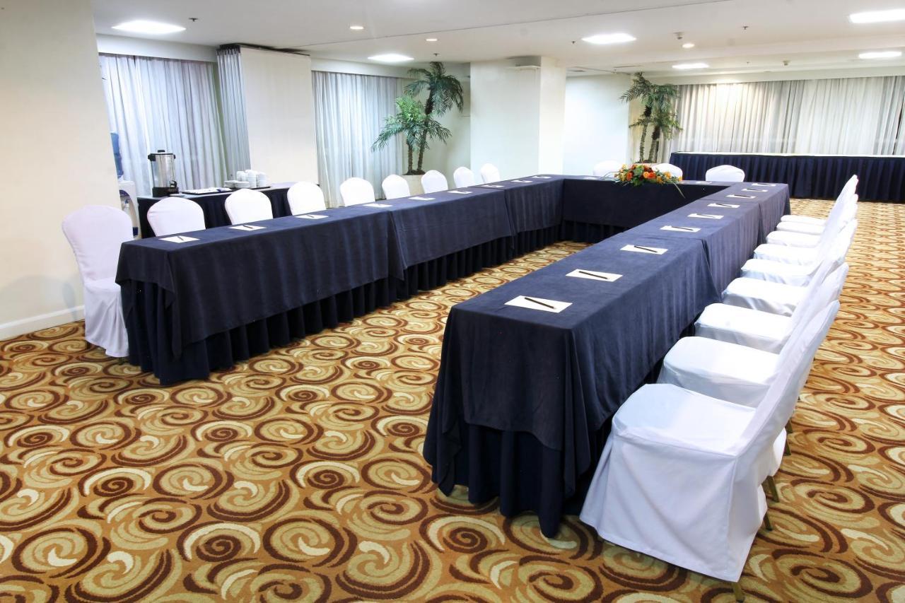 Oxford Suites Makati Makati City Dış mekan fotoğraf